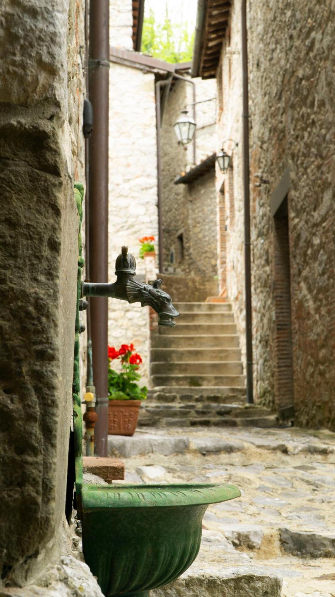 Borgo Giusto Albergo Diffuso Borgo a Mozzano Exterior foto